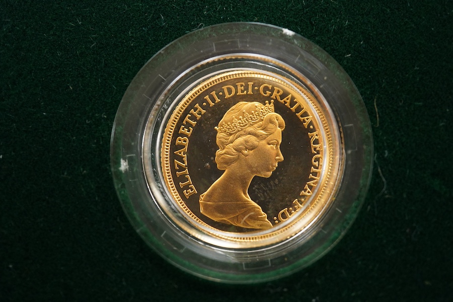 British Gold coins, QEII, gold proof sovereign, 1980, in case of issue with certificate
